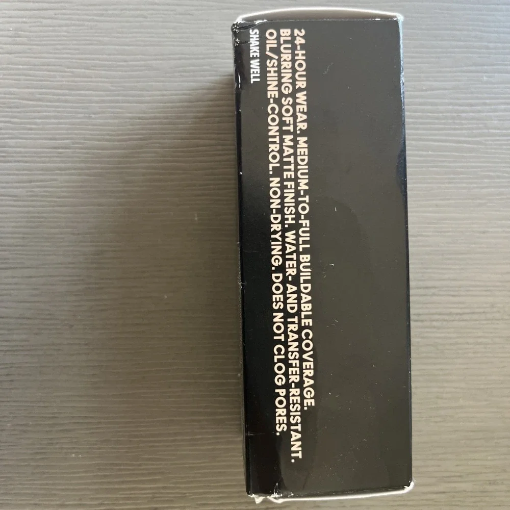 MAC Studio Fix FLUID BROAD SPECTRUM 24HR MATTE FOUNDATION + OIL CONTROL NW5‎